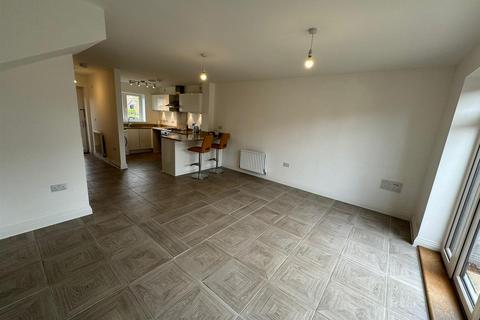 2 bedroom end of terrace house for sale, Houlton Way, Houlton, Rugby