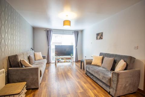 1 bedroom flat for sale, Kenway, Southend-on-Sea SS2