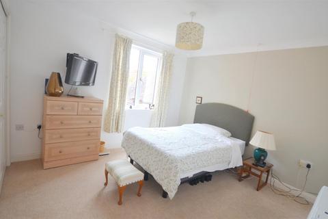 2 bedroom retirement property for sale, Barnaby Mead, Gillingham