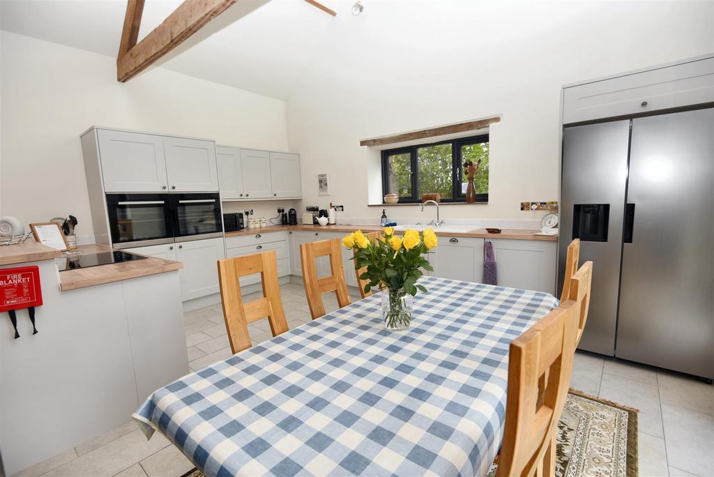Dining/Kitchen