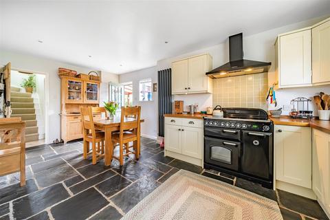 5 Ballingers, Urchfont, Devizes, SN10 4RL