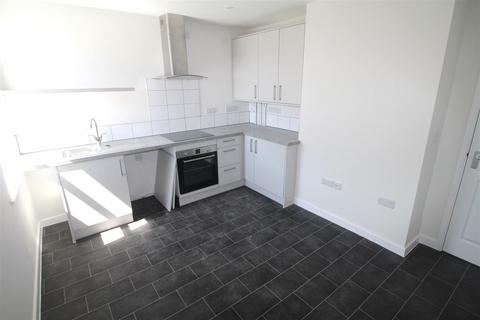1 bedroom flat to rent, High Street, Littlehampton BN17