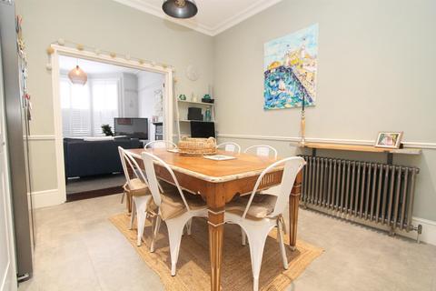 25 Park Road, Wallington, SM6 8AA