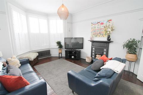 25 Park Road, Wallington, SM6 8AA