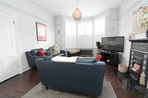 25 Park Road, Wallington, SM6 8AA