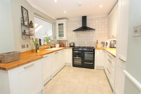 25 Park Road, Wallington, SM6 8AA