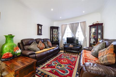 3 bedroom terraced house for sale, Temple Road, Hounslow TW3