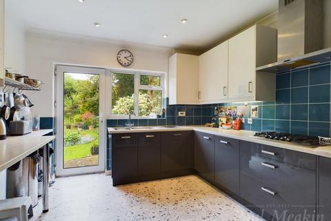 30 Featherbed Lane, Croydon, CR0 9AE