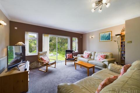 30 Featherbed Lane, Croydon, CR0 9AE
