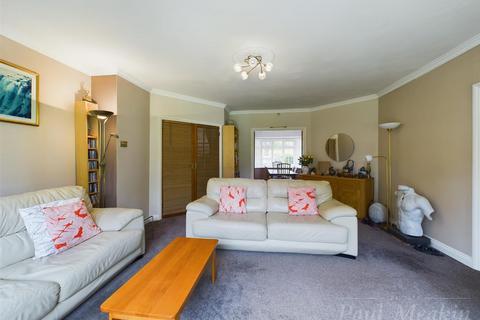 30 Featherbed Lane, Croydon, CR0 9AE