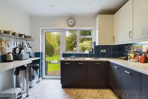30 Featherbed Lane, Croydon, CR0 9AE