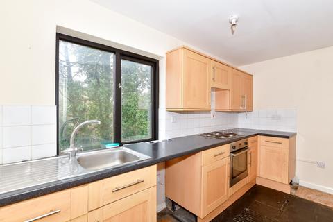 1 bedroom apartment to rent, Lesley Place Buckland Hill ME16