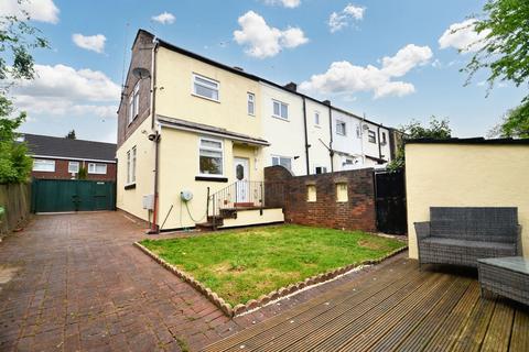 3 bedroom end of terrace house for sale, Boarshaw Road, Middleton, M24