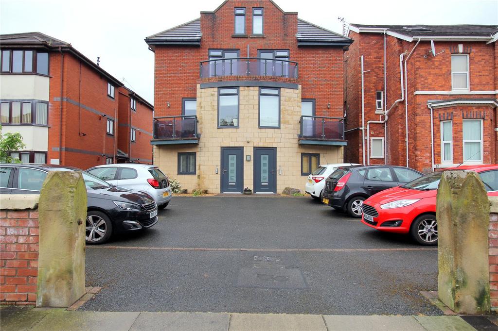 Saunders Street, Southport... 2 bed apartment for sale £190,000
