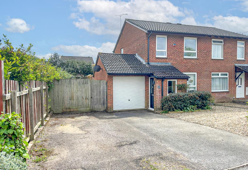 North Poulner Road, Ringwood... 3 bed semidetached house for sale £