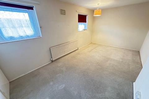 2 bedroom terraced house to rent, Birdsfoot Lane, Luton, Bedfordshire, LU3 2DQ
