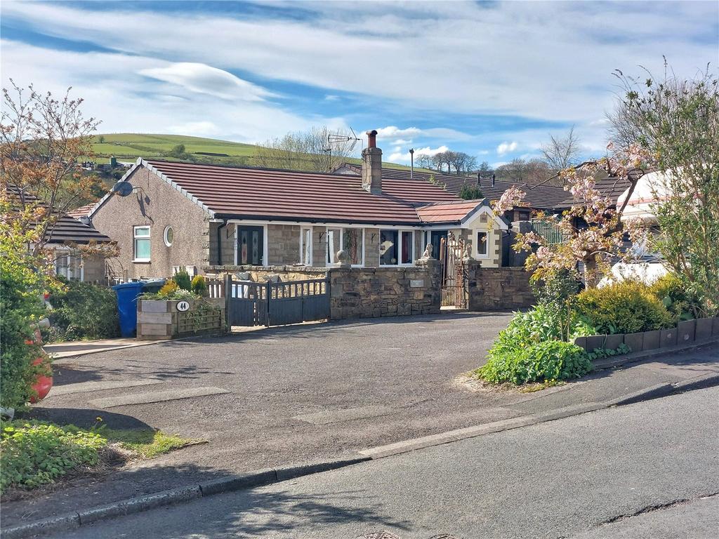 Lanehead Lane, Bacup, Rossendale, OL13 3 bed bungalow for sale £279,950