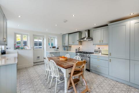 13 Midgrove Lane, Delph, Oldham, OL3 5EH