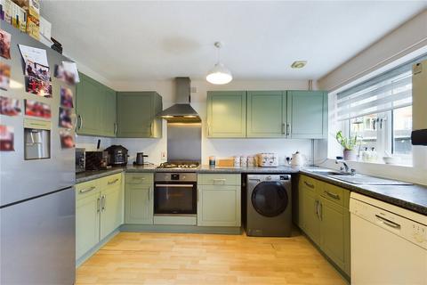 16 Arcadia Close, Carshalton, SM5 2AE