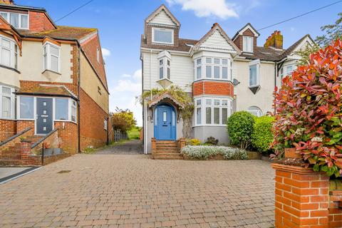 4 bedroom end of terrace house for sale, Woodfield Avenue, Portsmouth, PO6