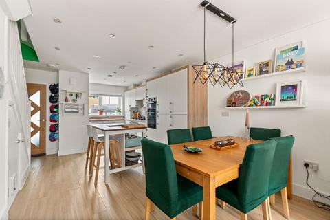20 Trinity Drive, Folkestone, CT19 5UU