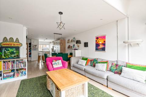 20 Trinity Drive, Folkestone, CT19 5UU