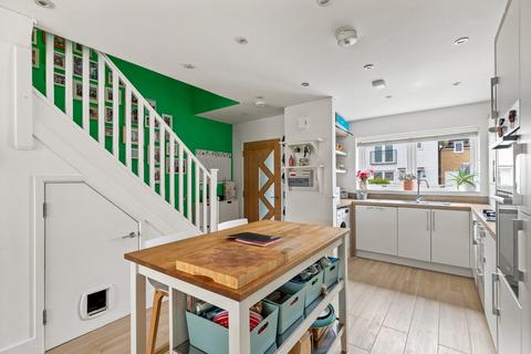 20 Trinity Drive, Folkestone, CT19 5UU