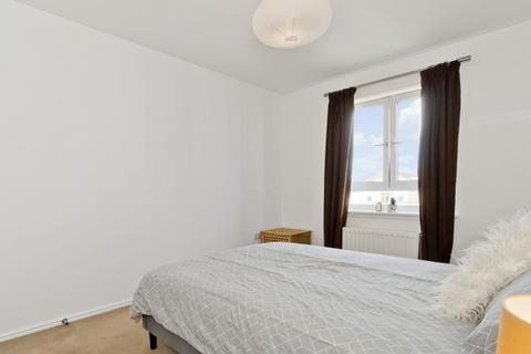 Flat 16, 3 Arneil Drive, Edinburgh, EH5 2GR