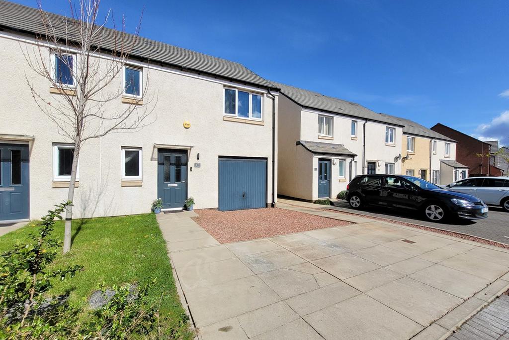 17 Castle Rise, Wallyford... 3 bed semi-detached house for sale - £255,000