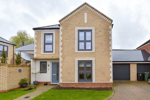 4 bedroom detached house for sale, Northdown Close, Kings Hill, West Malling, Kent