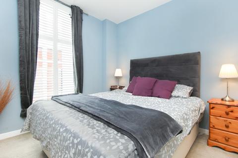 2 bedroom flat for sale, 16/13 Chapel Lane, Shore, EH6 6SG
