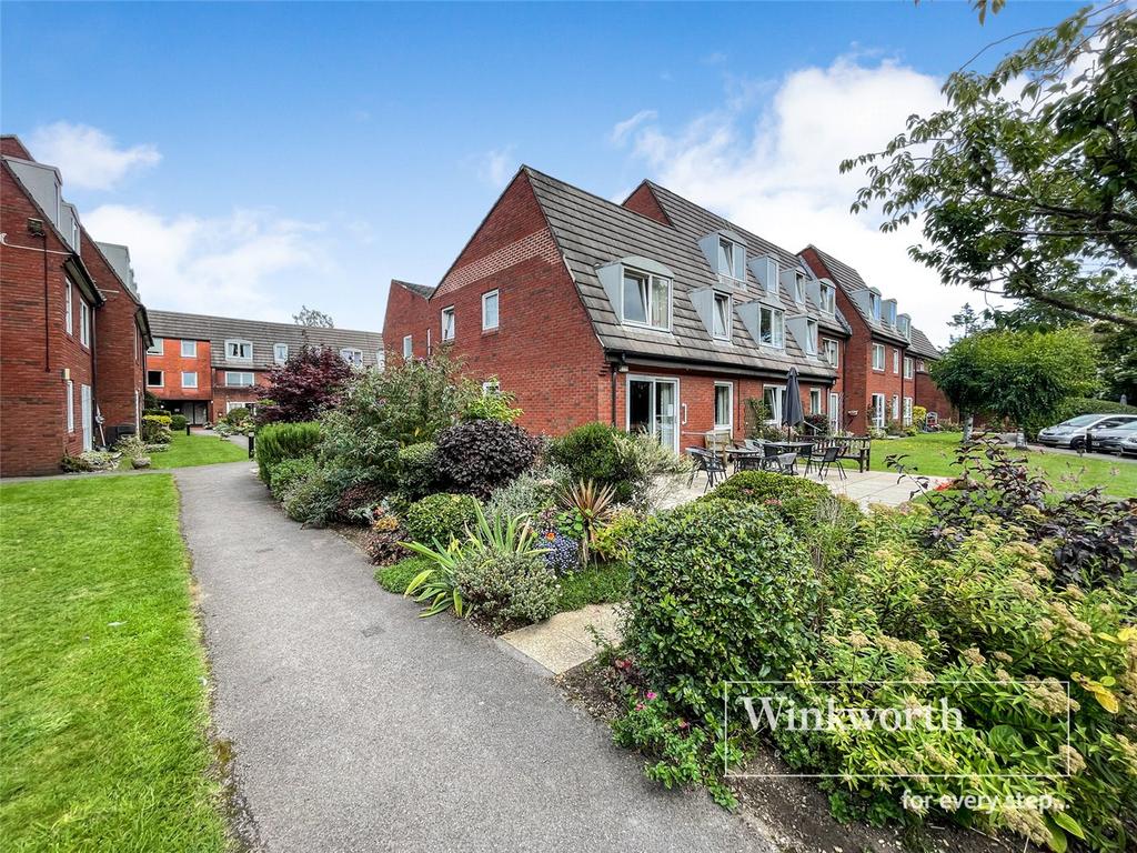 Ferndown, Ferndown BH22 1 bed apartment for sale £75,000