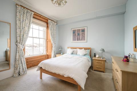 22/4 Hamilton Place, Edinburgh, EH3 5AU