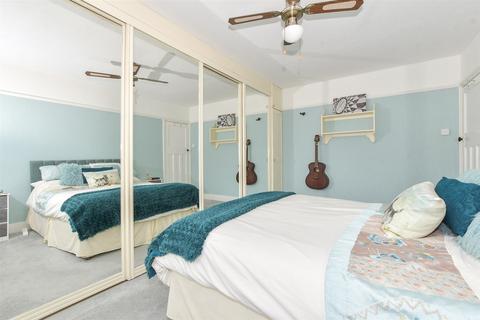 13 Markland Road, Dover, CT17 9LY