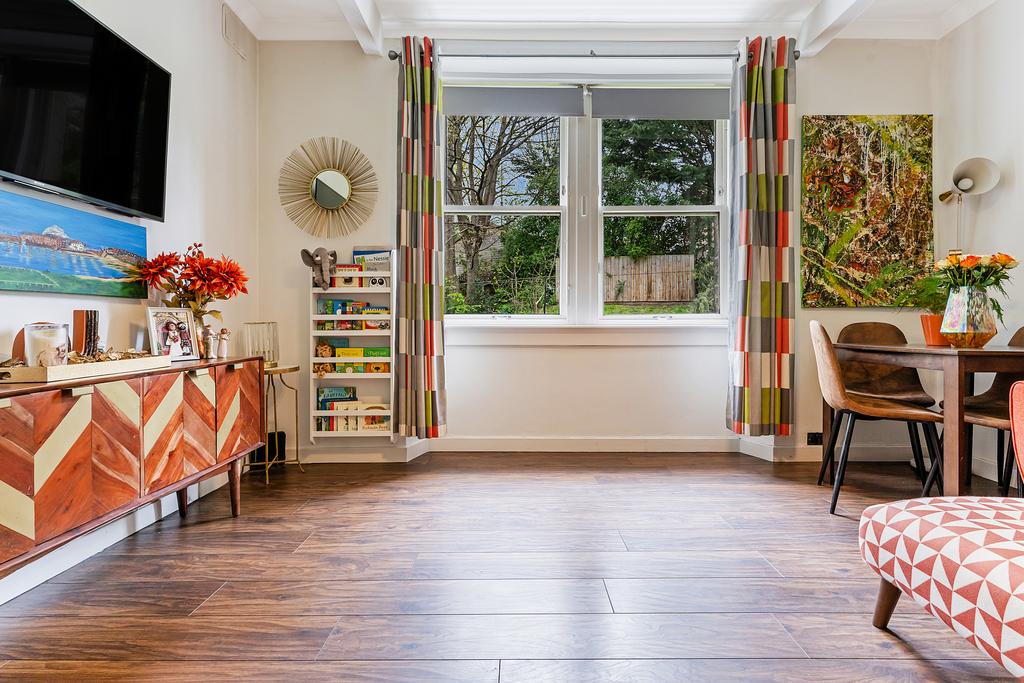 21 Northfield Gardens, Edinburgh EH8... 2 bed ground floor flat £190,000