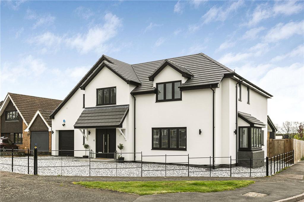 Long Buftlers, Harpenden, Hertfordshire 5 bed detached house £1,900,000