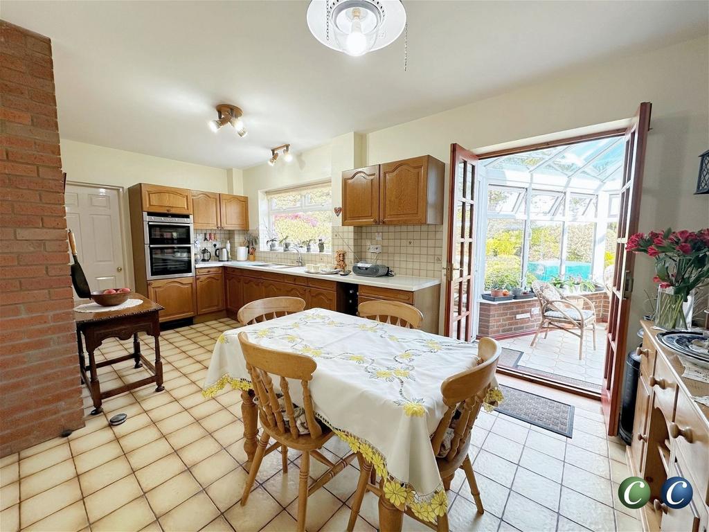 Chaseley Road, Rugeley, WS15 2LN 4 bed detached house for sale £590,000