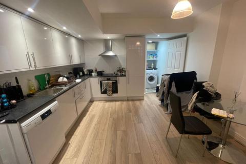 3 bedroom maisonette to rent, London N19