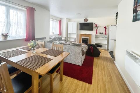 2 bedroom apartment to rent, Stanley Road, Wolverhampton, WV10 9EL