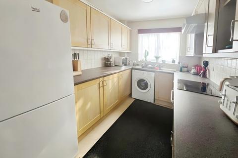 2 bedroom apartment to rent, Stanley Road, Wolverhampton, WV10 9EL