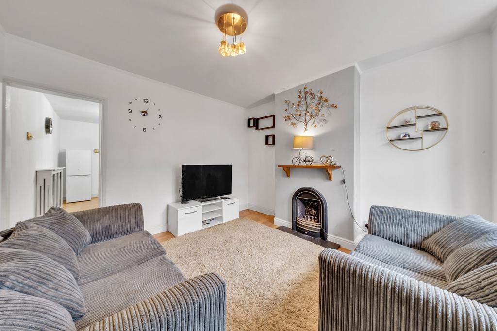 Cecil Street, Watford, WD24 3 bed terraced house for sale £350,000