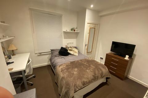 3 bedroom terraced house to rent, Royal Park Road, Leeds LS6