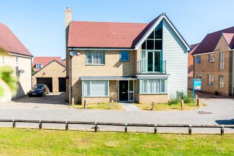 4 bedroom detached house for sale, Fairway Drive, Chelmsford CM3