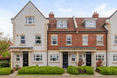 32 Roper Crescent, Sunbury-on-thames, TW16 5BA
