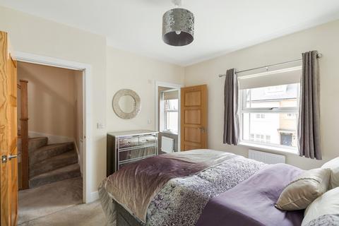 32 Roper Crescent, Sunbury-on-thames, TW16 5BA