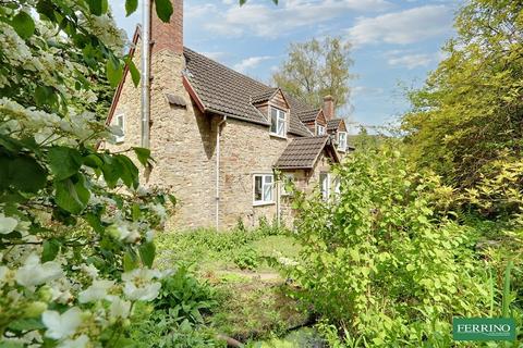 4 bedroom detached house for sale, with 9 Acres, Nottswood Hill, Longhope, Gloucestershire. GL17 0AN