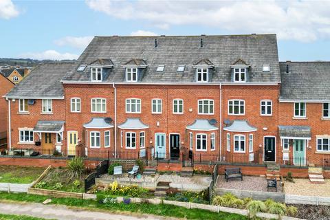3 bedroom terraced house for sale, 7 Fen Close, Kidderminster, Worcestershire