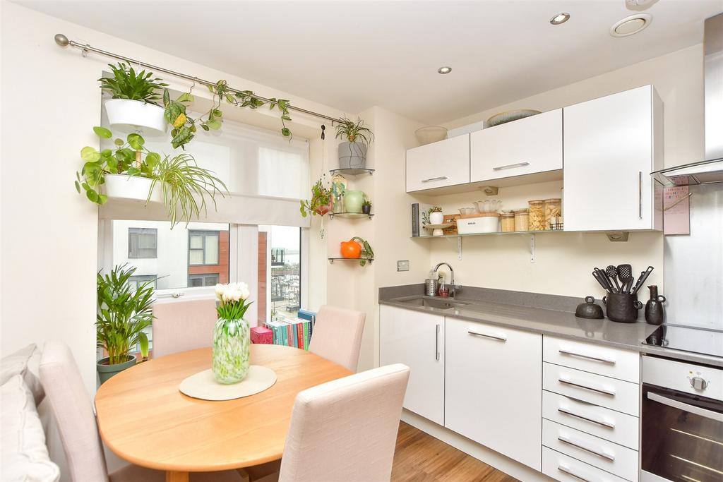 Kitchen/ Living Area