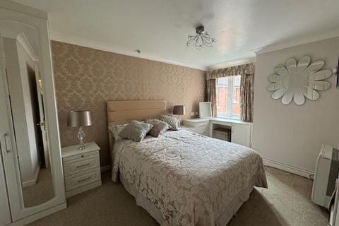 1 bedroom flat for sale, Mitchell Court, Horley RH6