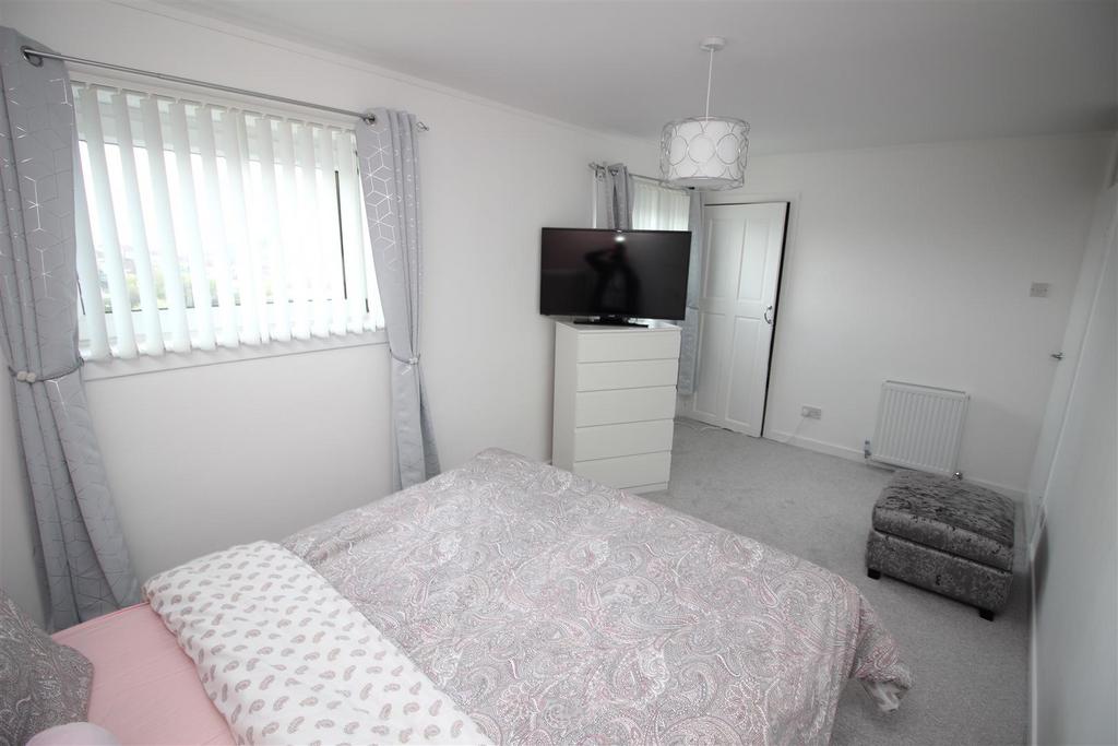 Bedroom 1-2.JPG